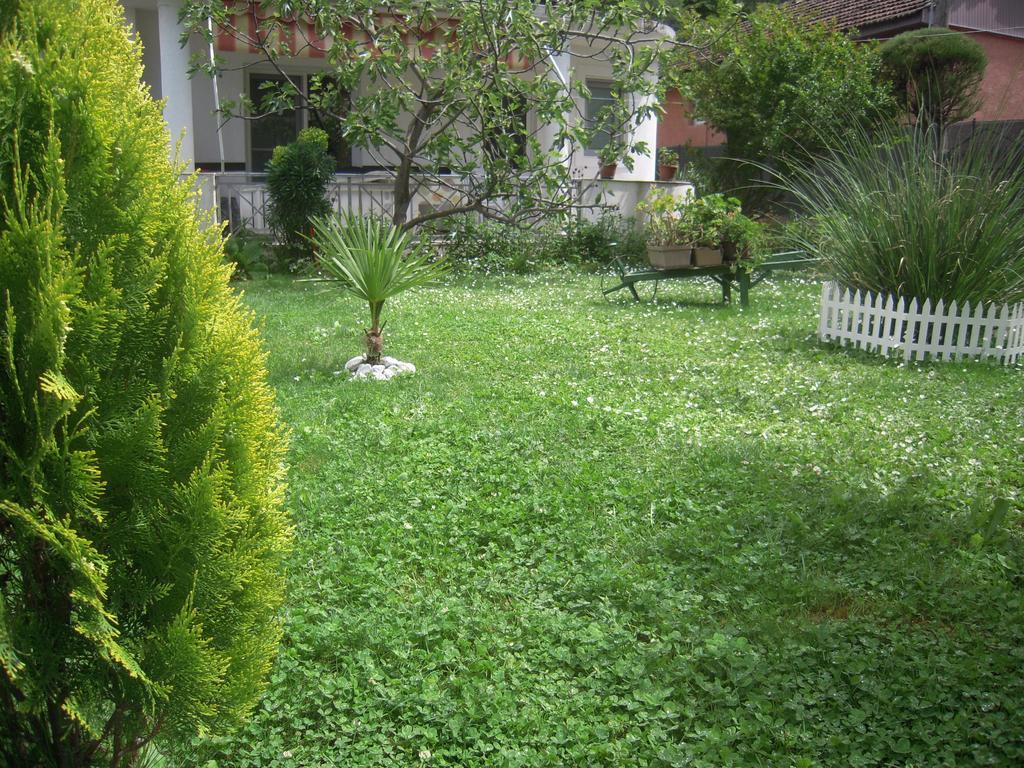 Lile Pestani Accommodation Екстер'єр фото